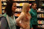 gal/2010/2010 Saitentwist Mayersche 13.11. Tierisches/_thb_2010 Saitentwist Mayersche 13.11. 060.jpg